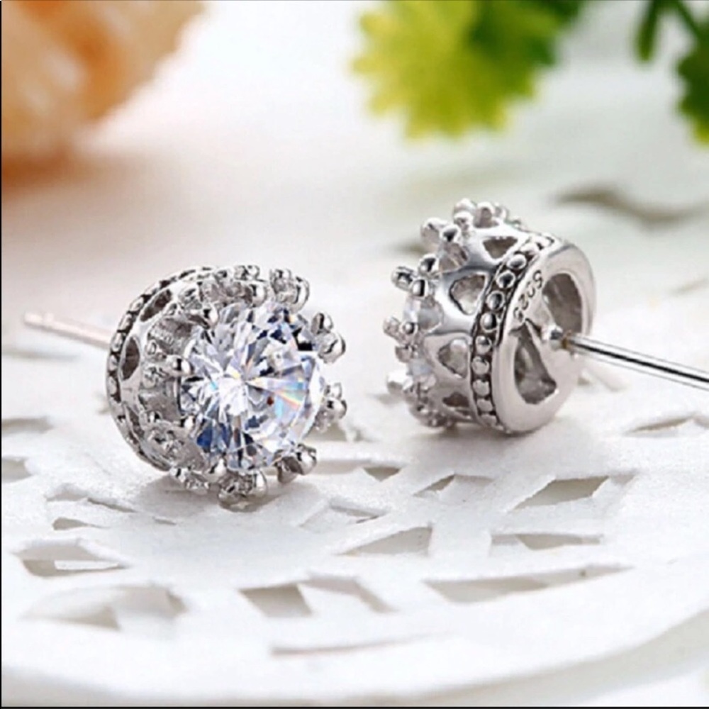 🌟 Sterling Silver 925 Stud Earrings